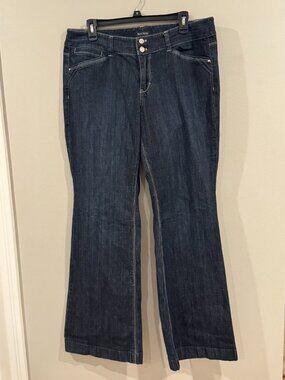 White House Black Market Jeans Blanc Flare Trouser Leg Size 14 Dark Wash Stretch